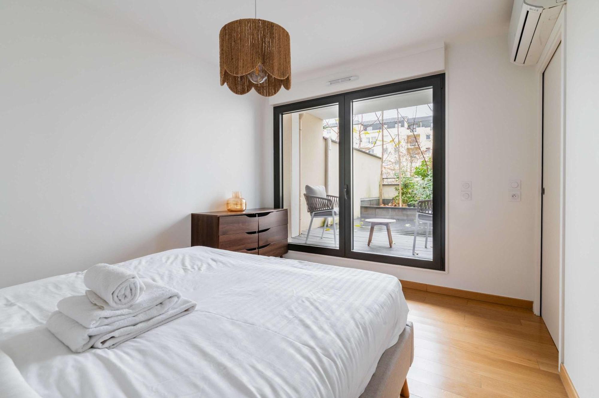 Appartement Lumineux Avec Terrasse Courbevoie - 4P - Flat-Guest エクステリア 写真
