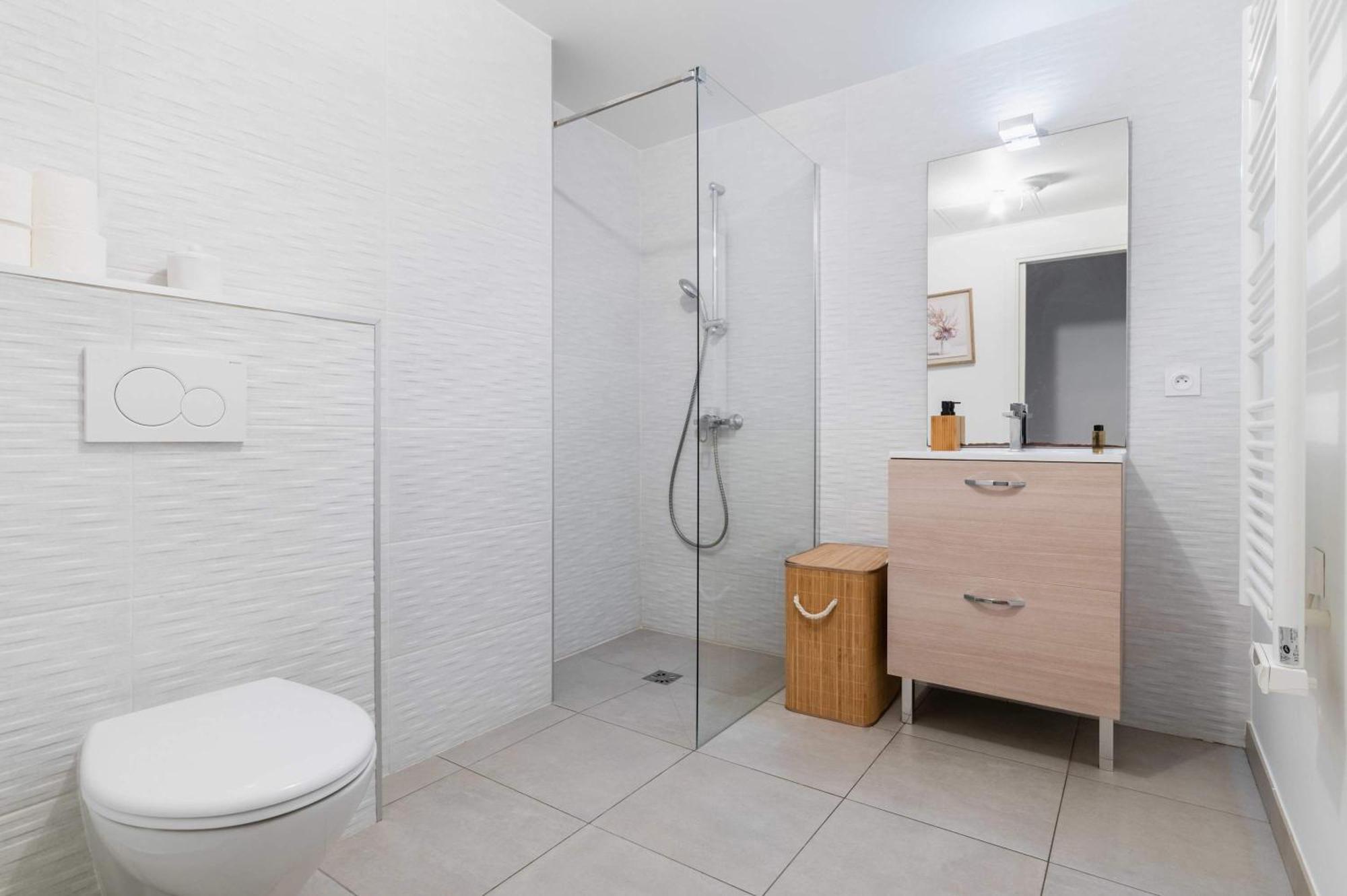 Appartement Lumineux Avec Terrasse Courbevoie - 4P - Flat-Guest エクステリア 写真